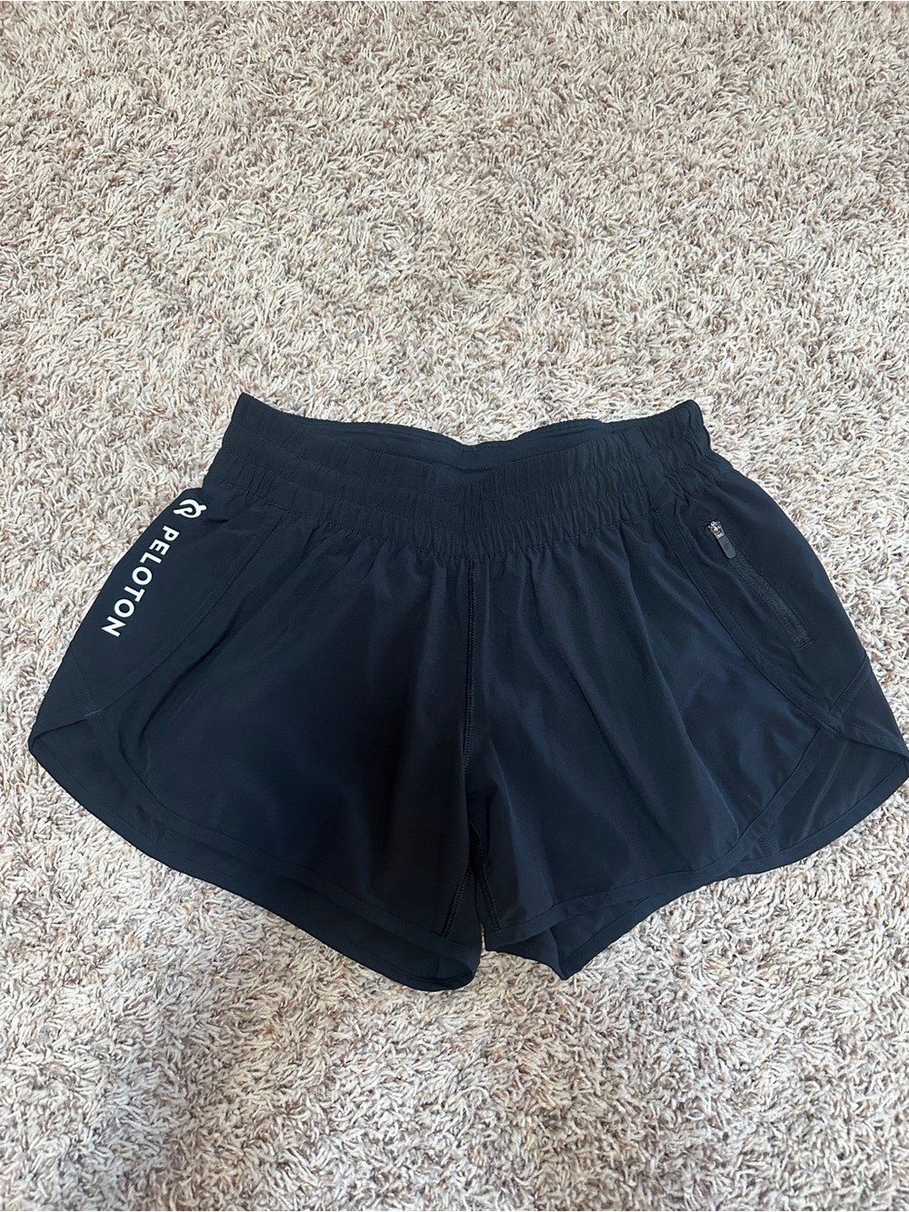 lululemon athletica Tracker shorts sz 10 Peloton